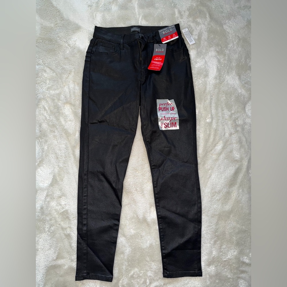 Women’s Size 6 Skinny Jeans – New, Shiny Finish